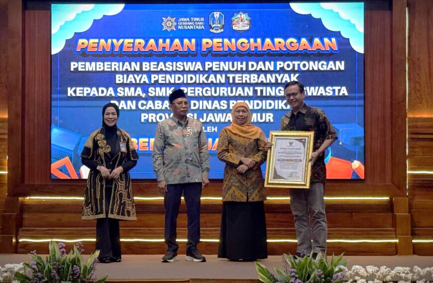 UMM Raih Penghargaan Pemprov Jatim sebagai PTS Pemberi Beasiswa Terbanyak