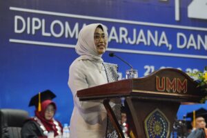 Wisuda ke-121 UMM Bertepatan Hari Kartini, Rektor Dorong&hellip;